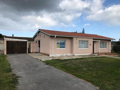 House For Sale in Greenshields Park, Port Elizabeth